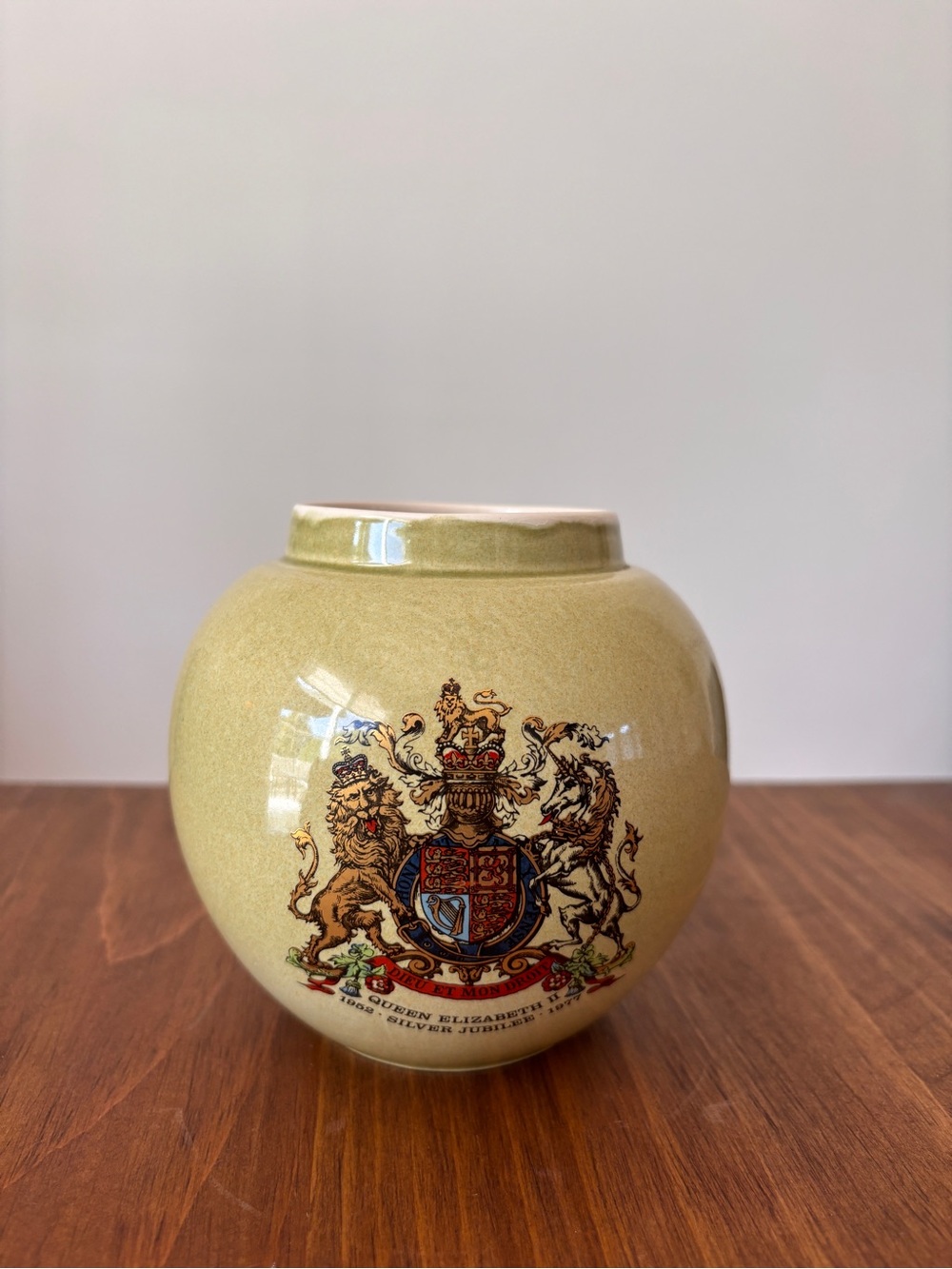 Commemorative Queen Elizabeth II Silver Jubliee